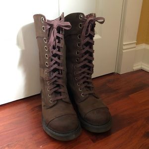 DR. MARTENS TRIUMPH 1914 LACE UP BOOTS